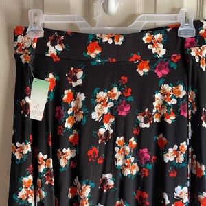 *NWT DECREE FLORAL “ HOLLYHOCK” SWING SKIRT SZ 2X